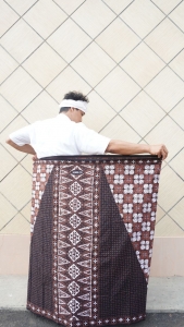 Sarung batik kombinasi tulis motif kawung